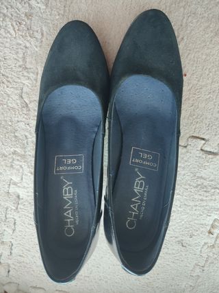 Zapatos CHAMBY tacón ante-charol negros.Talla 38.