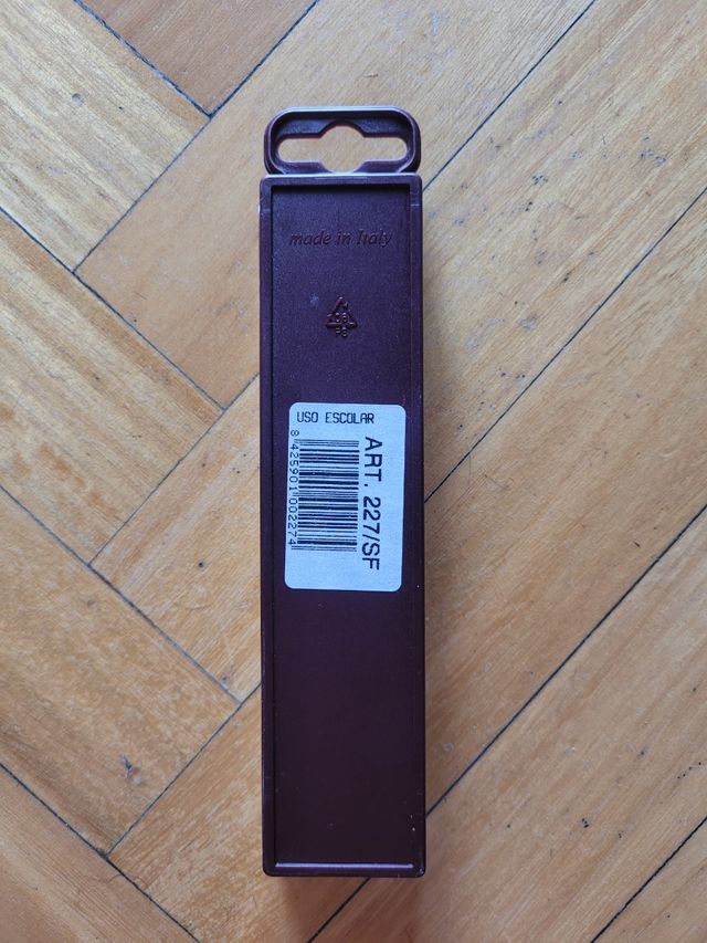 Compás escolar burdeos