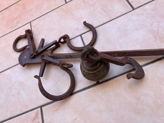 Stadera antica in metallo