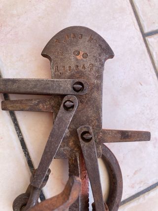 Stadera antica in metallo
