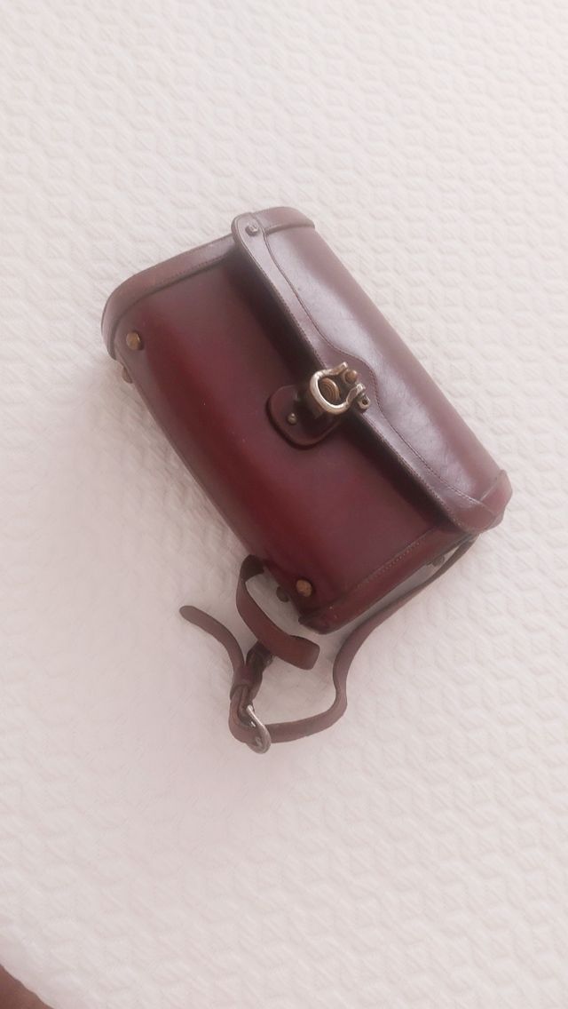 Bolso marrón piel antiguo. Años 40