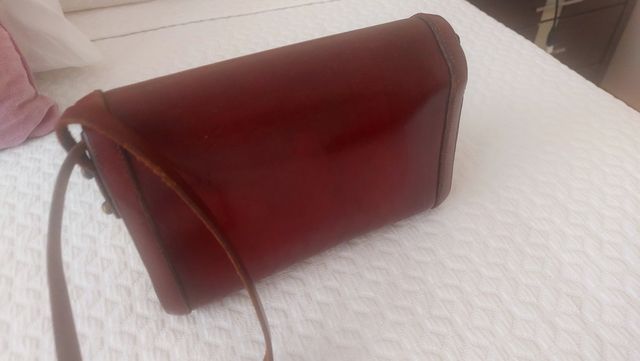 Bolso marrón piel antiguo. Años 40