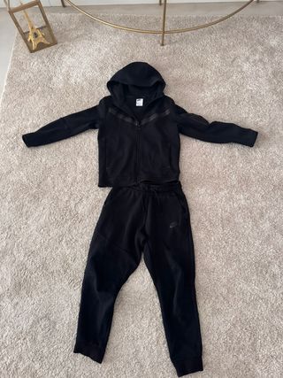 Chándal Nike Tech Fleece niño talla M.