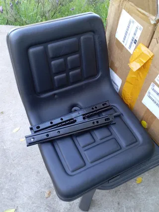 Asiento tractor vidaXL negro