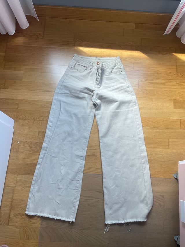 Pantalones anchos beige