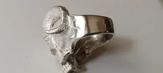 Anillo Calavera  con cuernos de carnero Plata 925