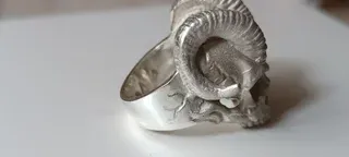 Anillo Calavera  con cuernos de carnero Plata 925