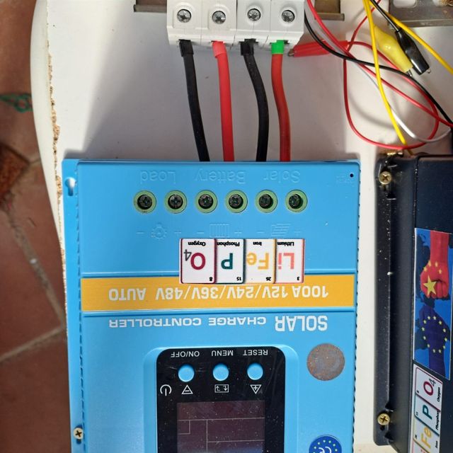 2 Reguladores MPPT 100A 12/24/36/48V 