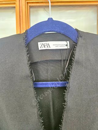 Top cuerpo estructura hombreras negro zara