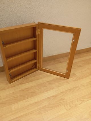 Vitrina pequeña madera-vidrio