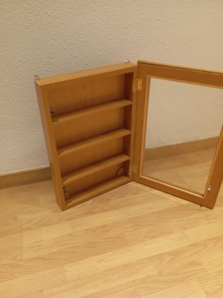 Vitrina pequeña madera-vidrio