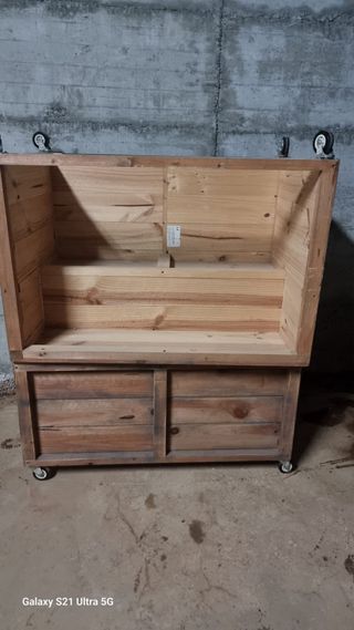 Estanterías de madera para tienda