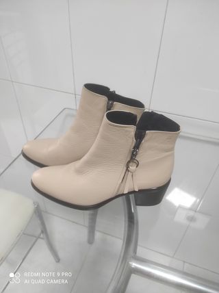Botines beige mujer
