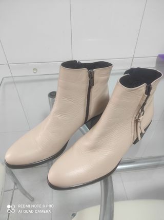 Botines beige mujer
