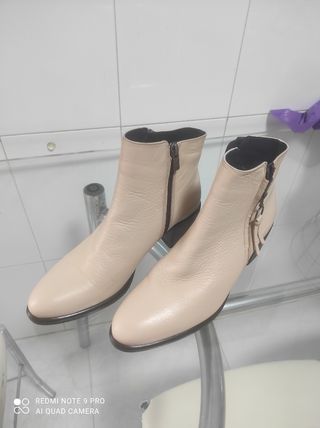 Botines beige mujer
