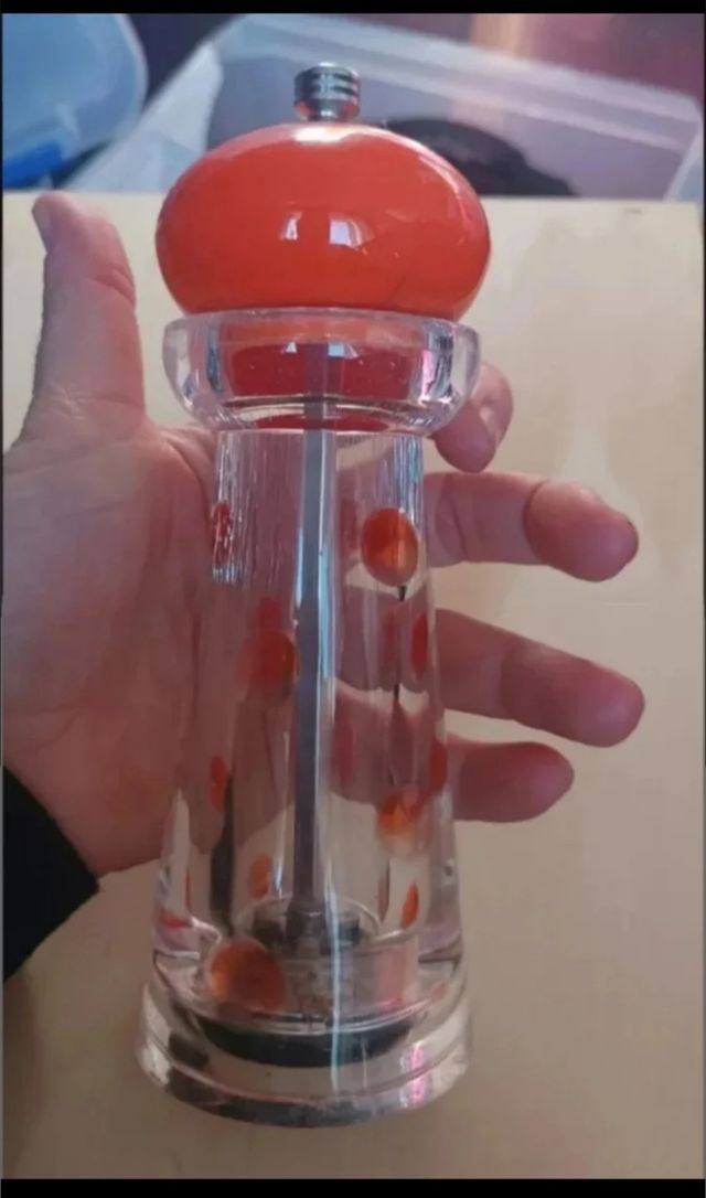 Pimentero de metacrilato