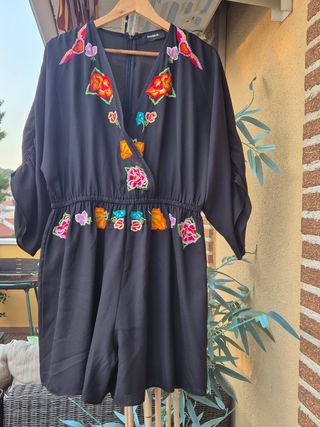 Mono Desigual negro - corto