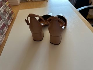Zapatos La Touche beige tacón bajo