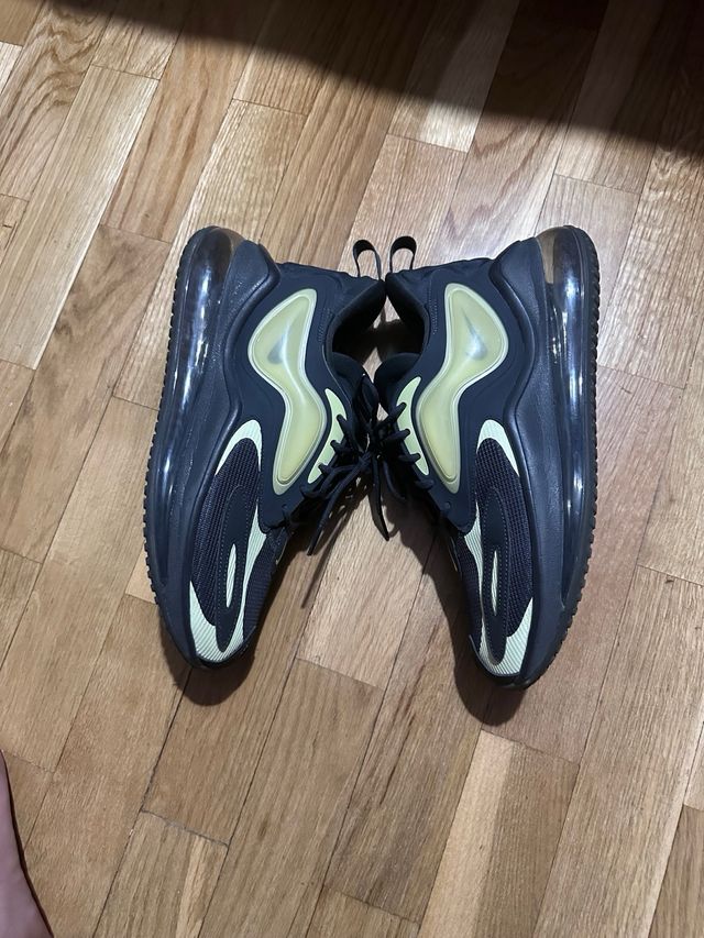 Nike Air Max Zephyr 42 - negras y doradas