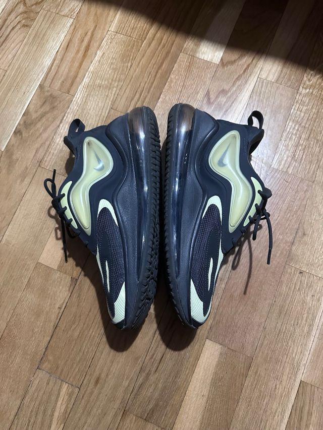 Nike Air Max Zephyr 42 - negras y doradas