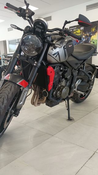 Triumph Trident 660