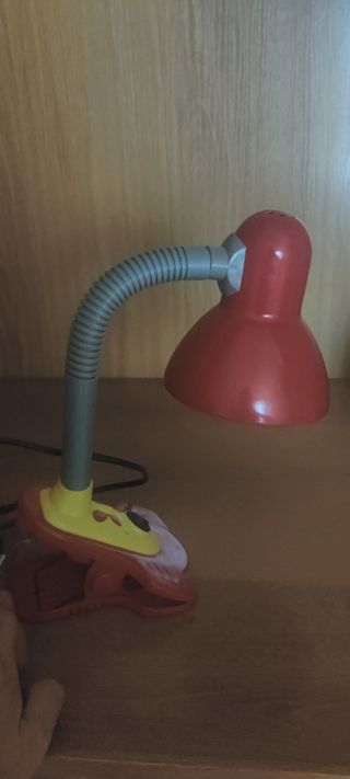 Lampara escritorio pinza roja