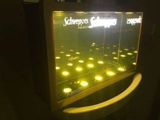 Expositor luminoso Schweppes