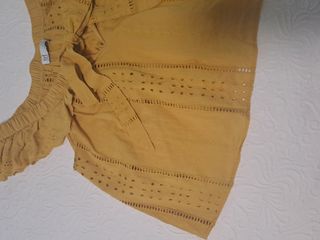 Top Zara Bordado Amarillo mostaza Talla M