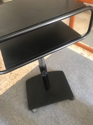 Mesa elevadora metalica  y madera negra mobible 