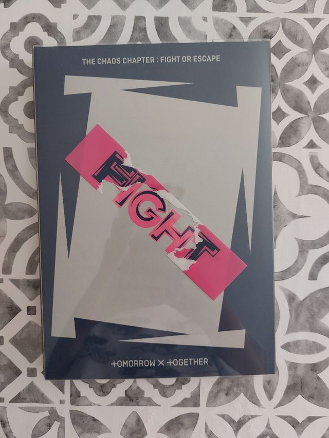 Álbum TXT The Chaos Chapter: Fight or Escape