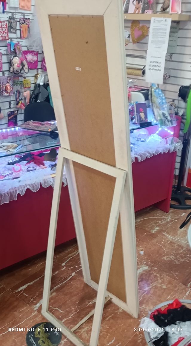 Espejo blanco de pie - Decorativo