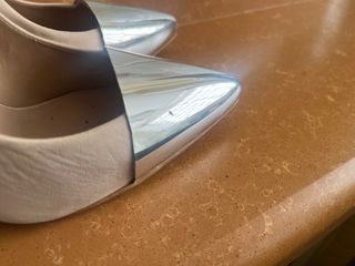 Tacones Zara beige y plata