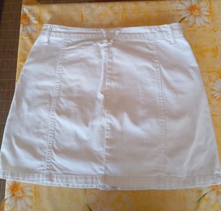 Falda vaquera Stradivarius blanca