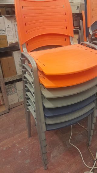 1 silla naranja o gris - Exterior/Interior