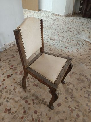 Sillón antiguo de madera