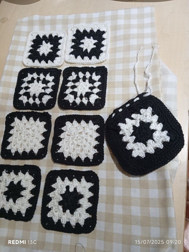 Posavasos crochet blanco y negro