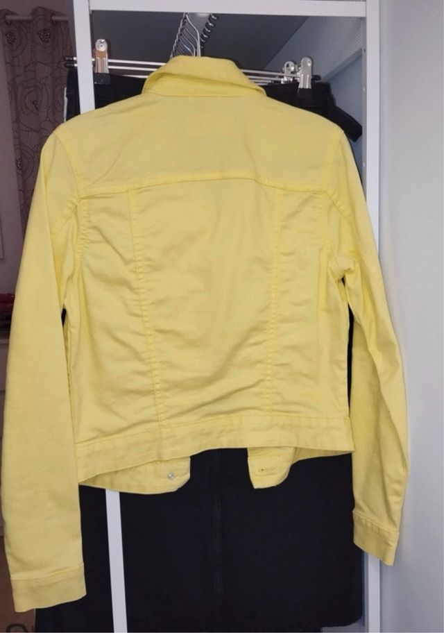 Chaqueta vaquera amarilla