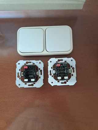 Interruptor doble Simon 31 - Conmutado