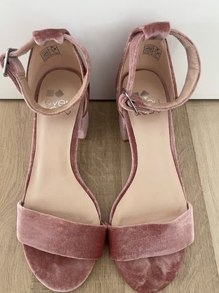 Sandalias tacón rosa terciopelo Even&Odd