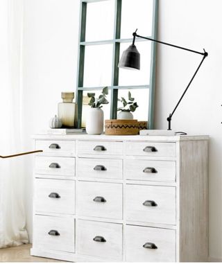 Cómoda KENAY HOME blanca de madera