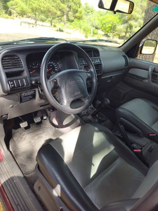 Isuzu Trooper 2003
