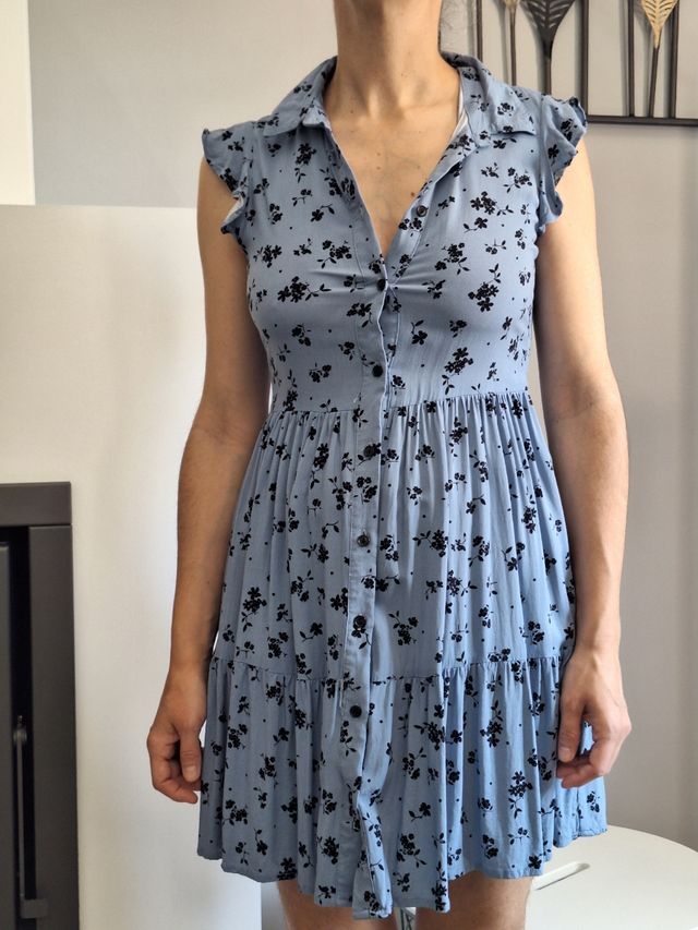 Vestido Stradivarius azul floral