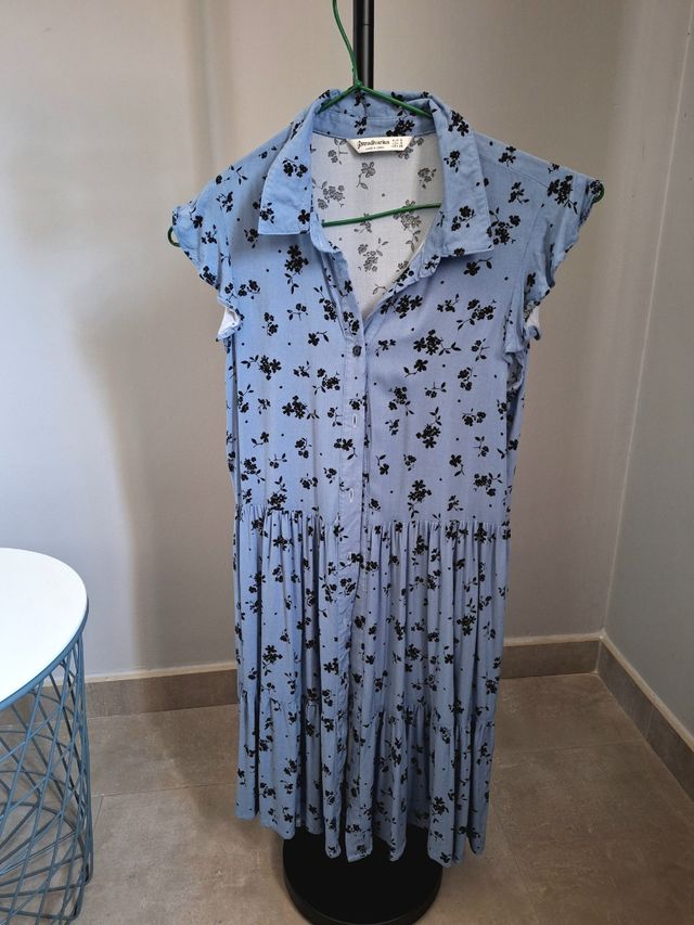 Vestido Stradivarius azul floral