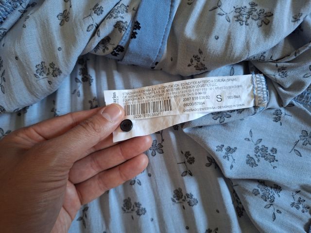 Vestido Stradivarius azul floral