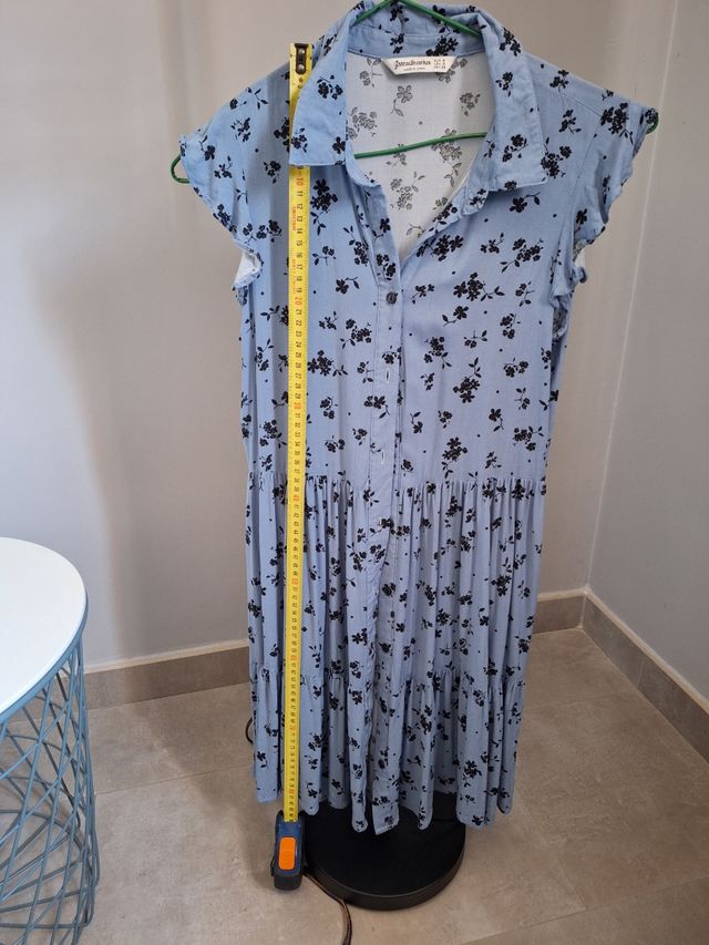 Vestido Stradivarius azul floral