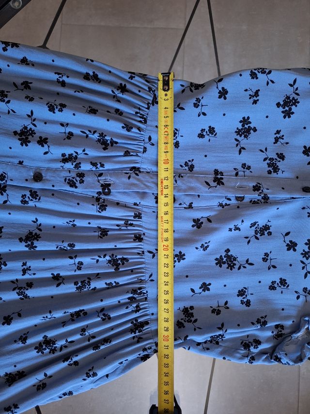 Vestido Stradivarius azul floral