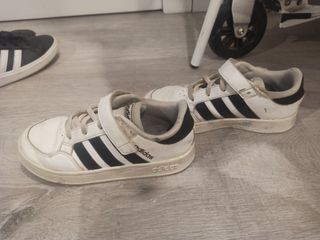 Zapatillas Adidas niño velcro núm.34