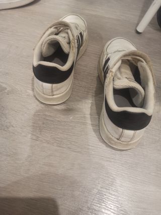 Zapatillas Adidas niño velcro núm.34