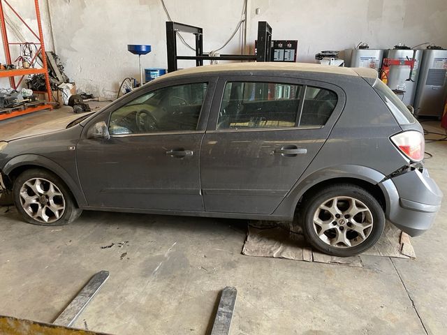 Opel Astra H piezas