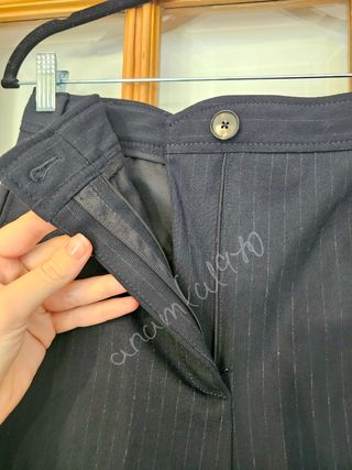 Pantalón raya diplomática azul marino zara